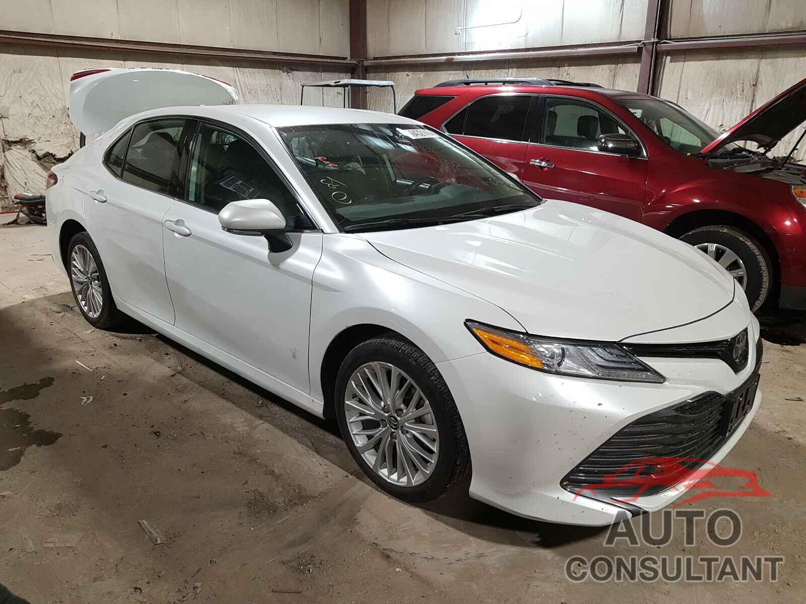 TOYOTA CAMRY 2019 - 4T1B11HK8KU735589