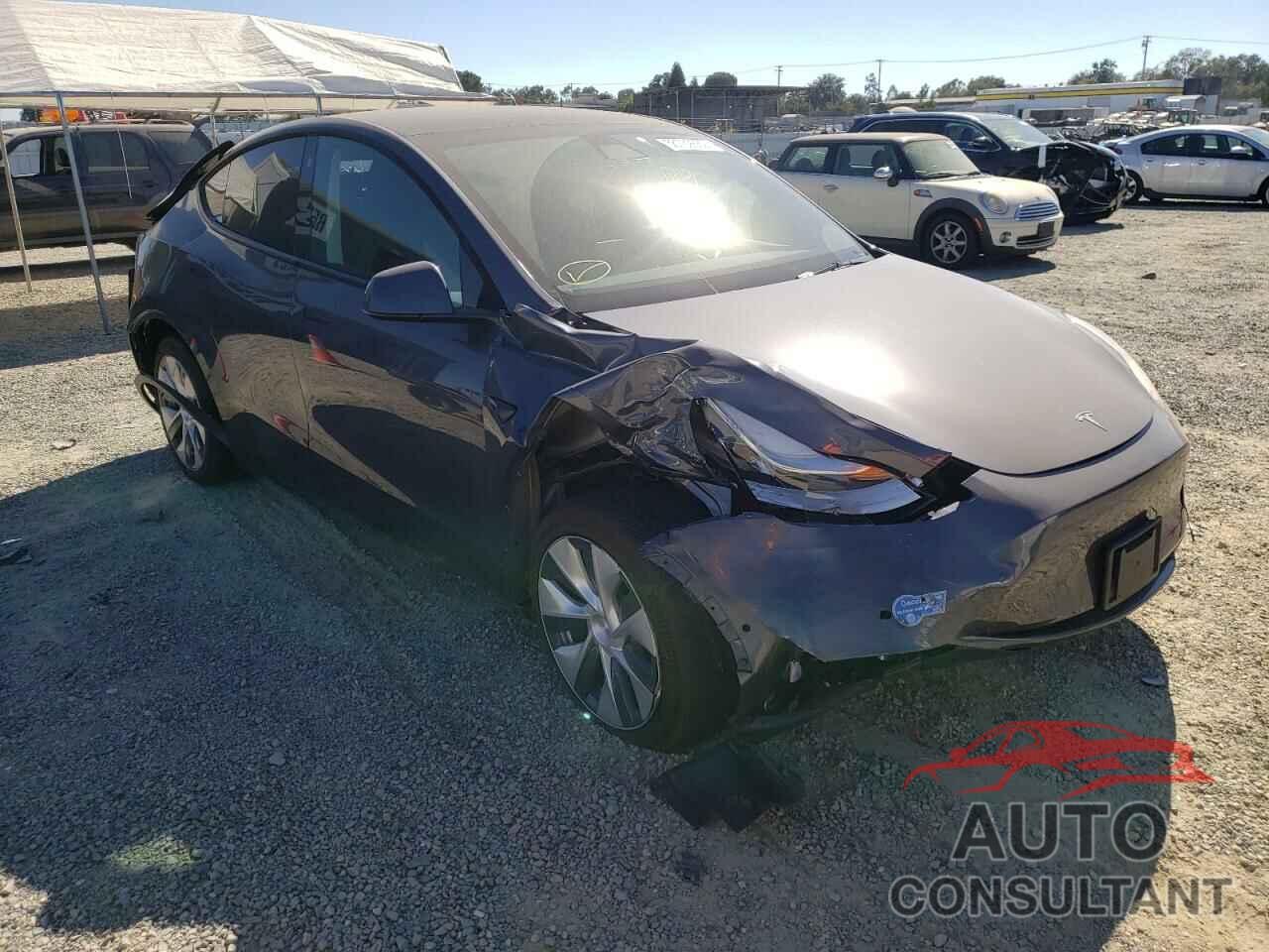 TESLA MODEL Y 2021 - 5YJYGDEE1MF140611
