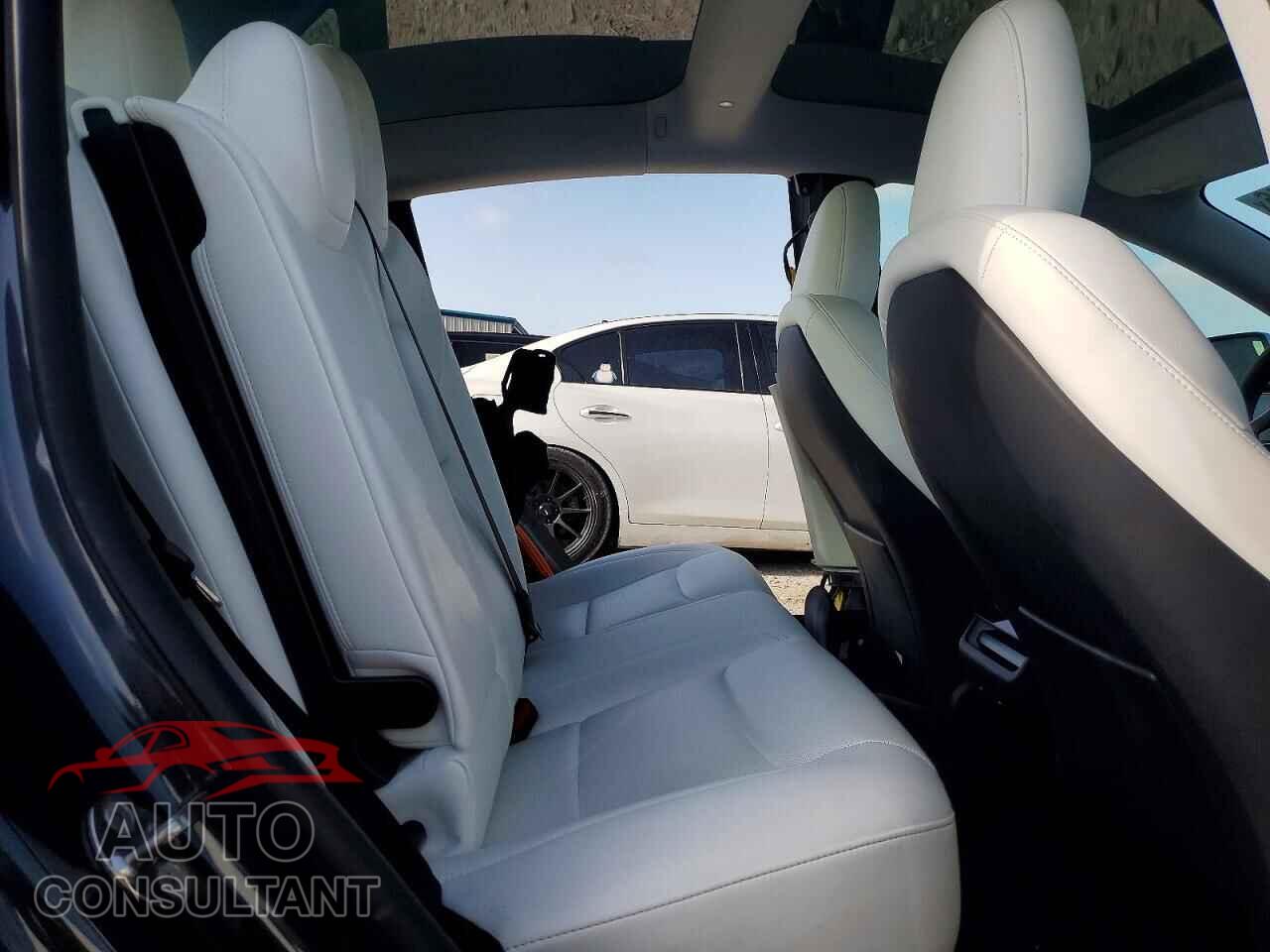 TESLA MODEL 3 2024 - 5YJ3E1EB9RF806576