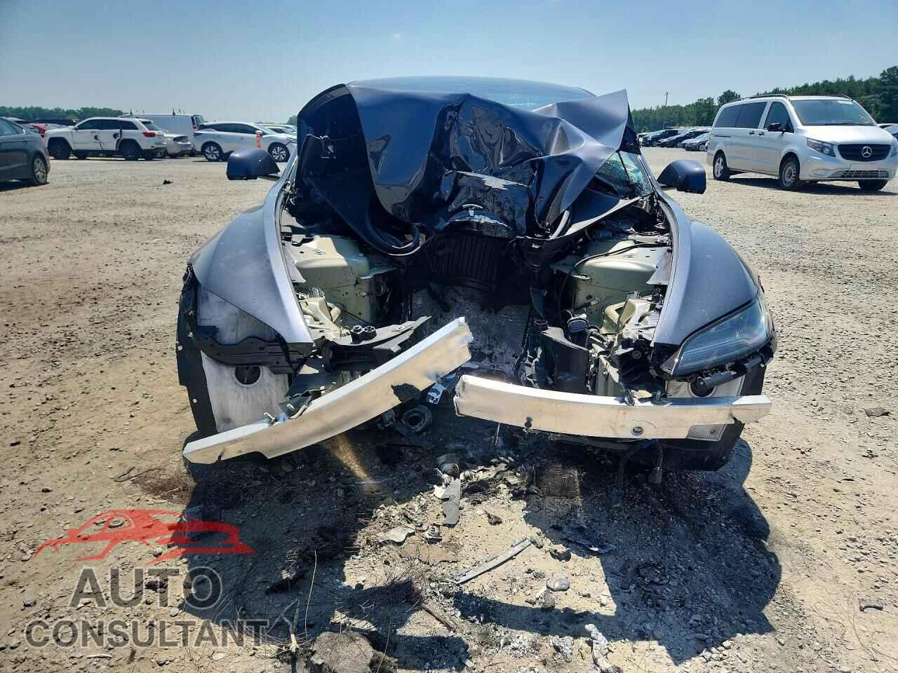 TESLA MODEL 3 2024 - 5YJ3E1EA4RF749422