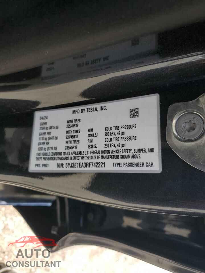 TESLA MODEL 3 2024 - 5YJ3E1EA3RF742221