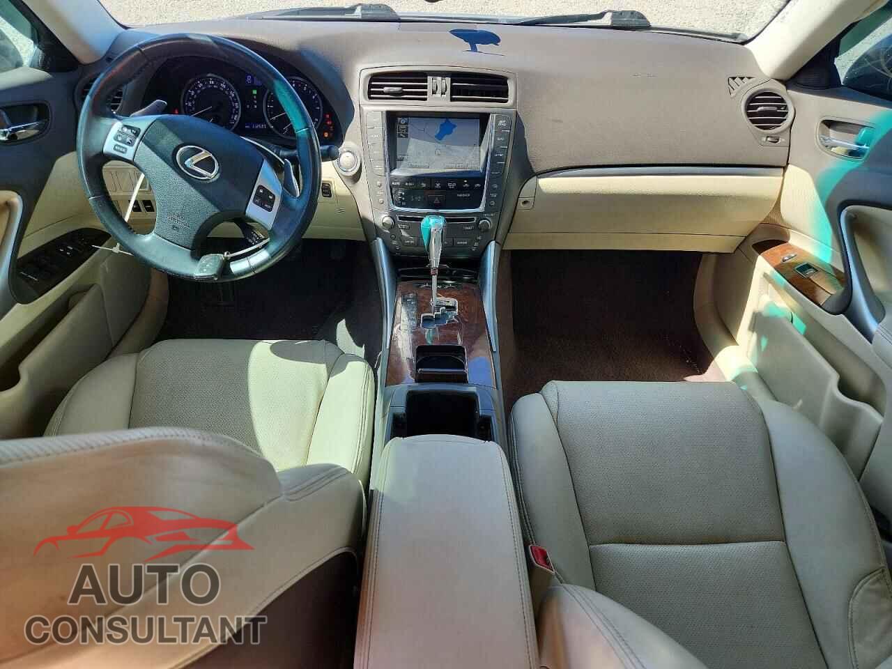 LEXUS IS 2011 - JTHCF5C26B5046054