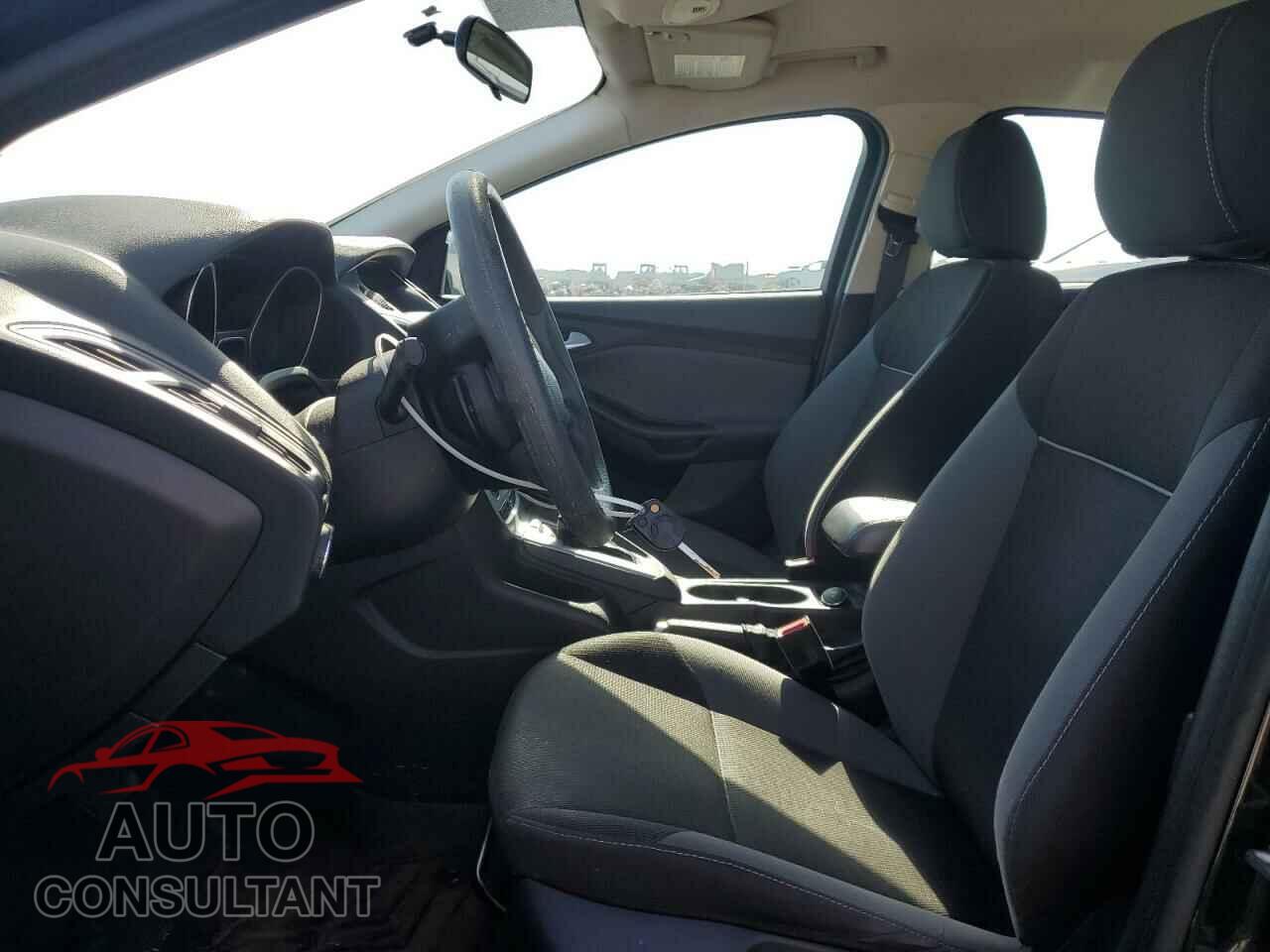 FORD FOCUS 2014 - 1FADP3F2XEL122044
