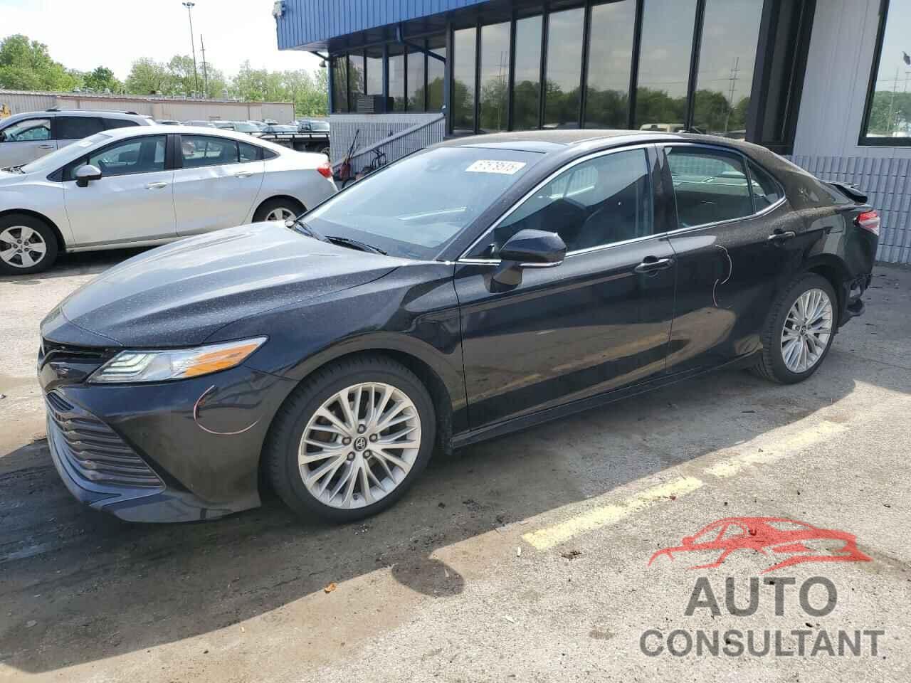 TOYOTA CAMRY 2018 - 4T1B11HK4JU077431