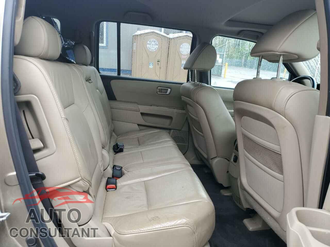 HONDA PILOT 2011 - 5FNYF4H5XBB019457