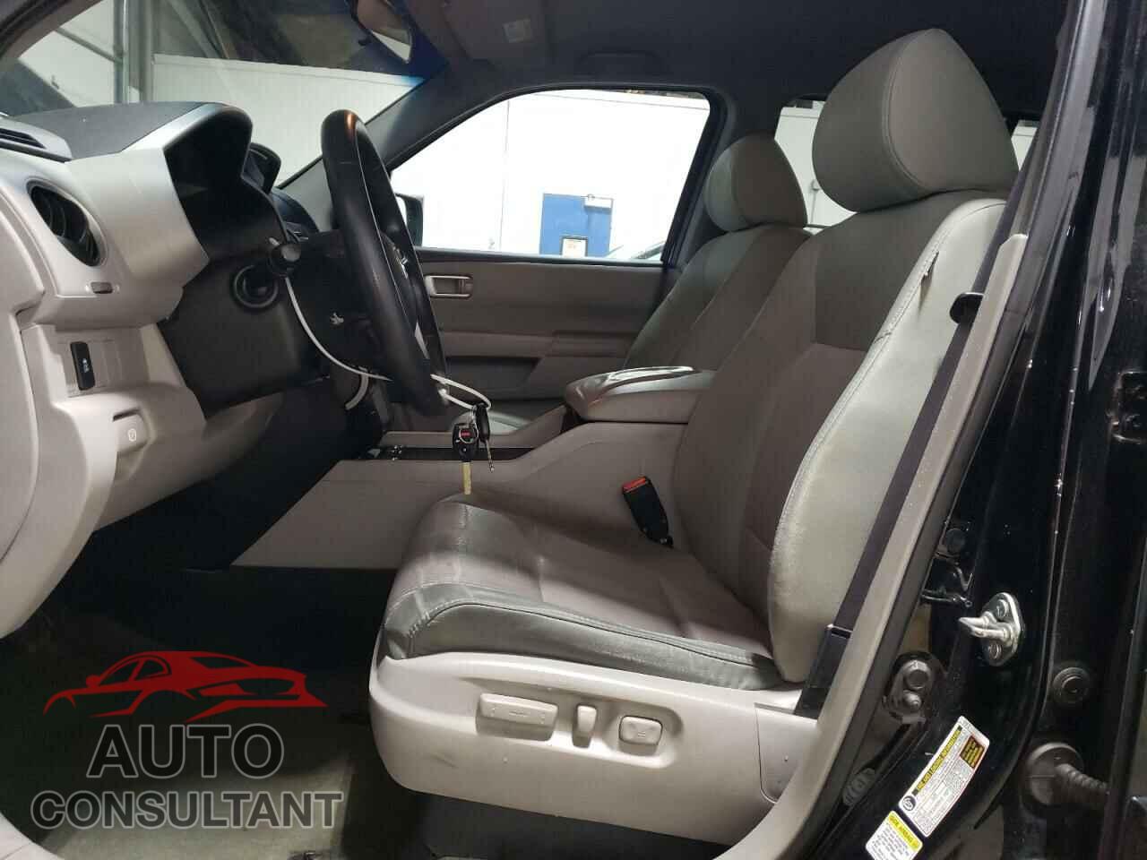 HONDA PILOT 2015 - 5FNYF4H47FB005268