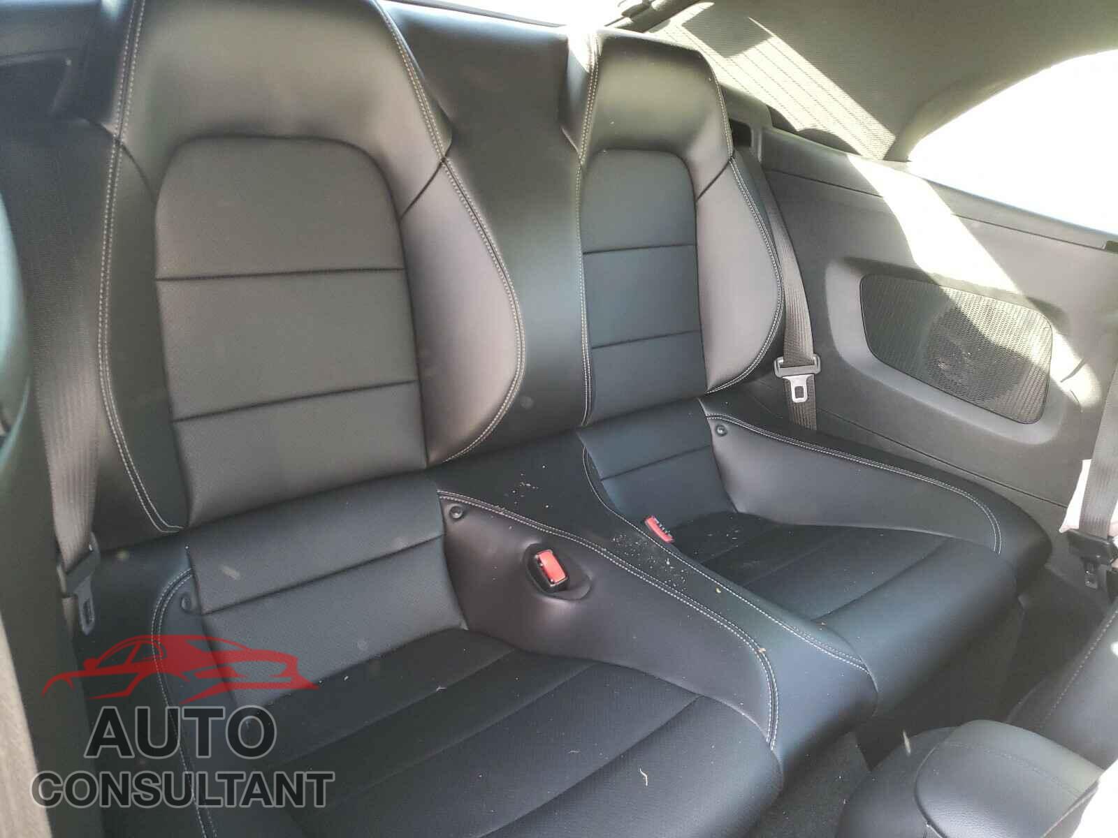 FORD MUSTANG 2017 - 1FATP8UH0H5270017