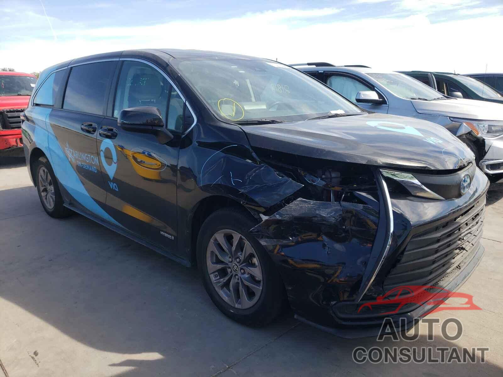 TOYOTA SIENNA 2021 - 5TDKRKECXMS017761