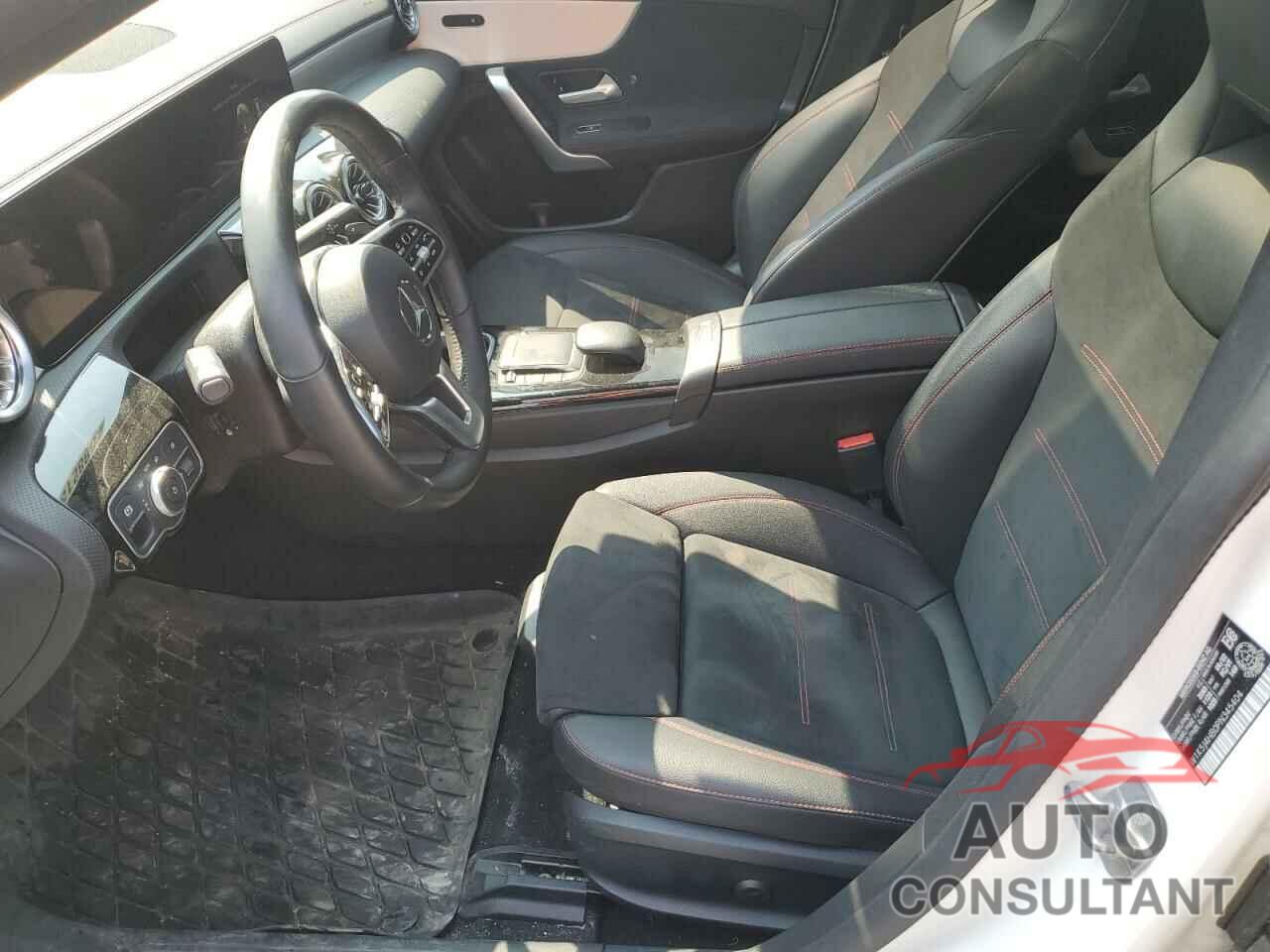 MERCEDES-BENZ CLA-CLASS 2023 - W1K5J4HB0PN345404