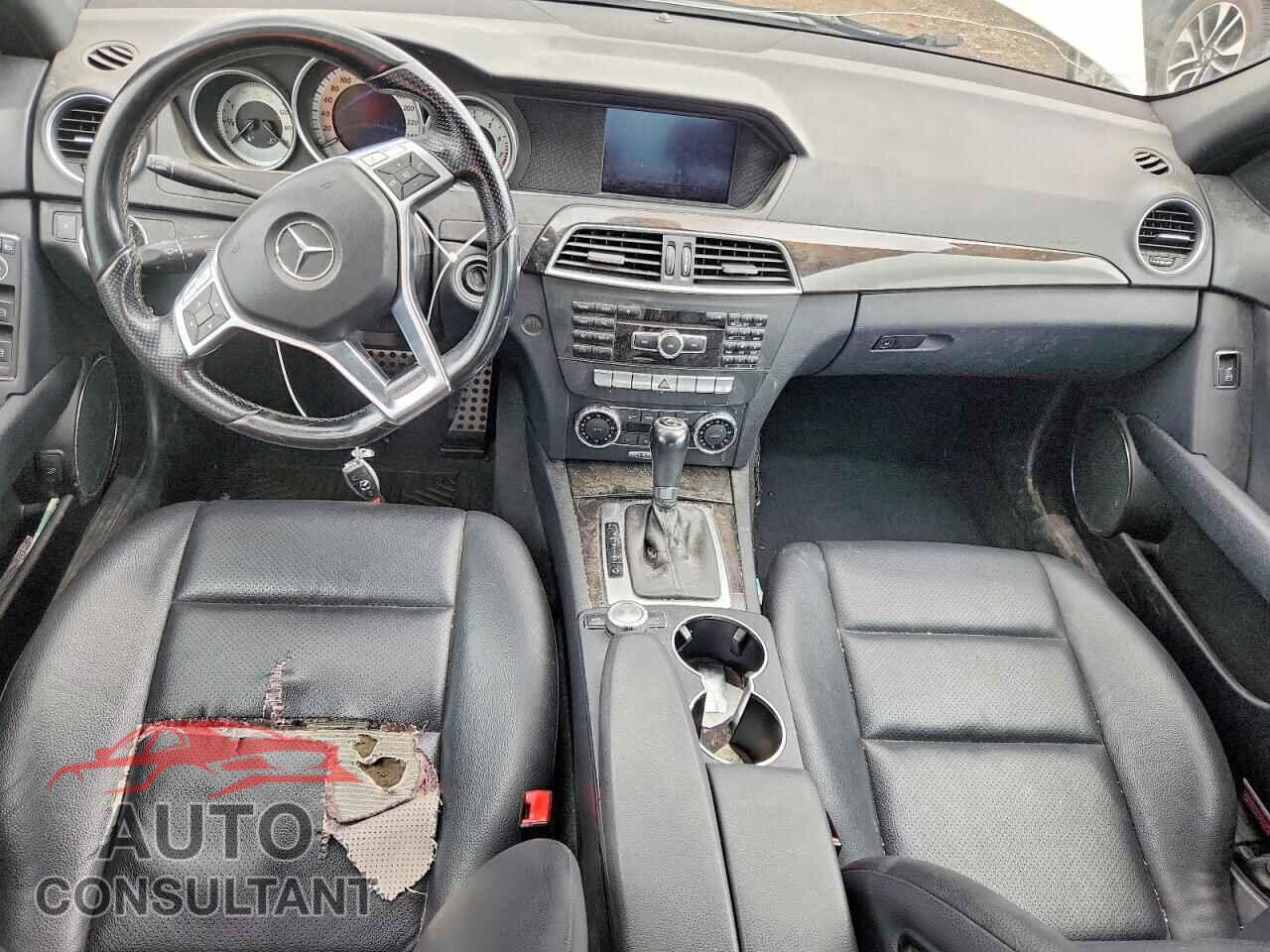 MERCEDES-BENZ C-CLASS 2012 - WDDGF8FB1CA633826
