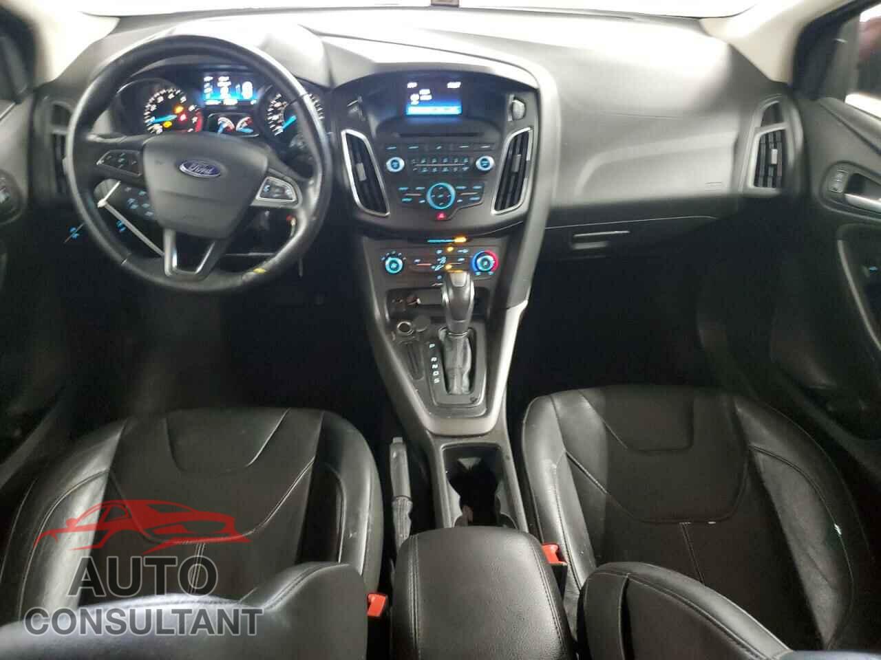 FORD FOCUS 2015 - 1FADP3F22FL338195