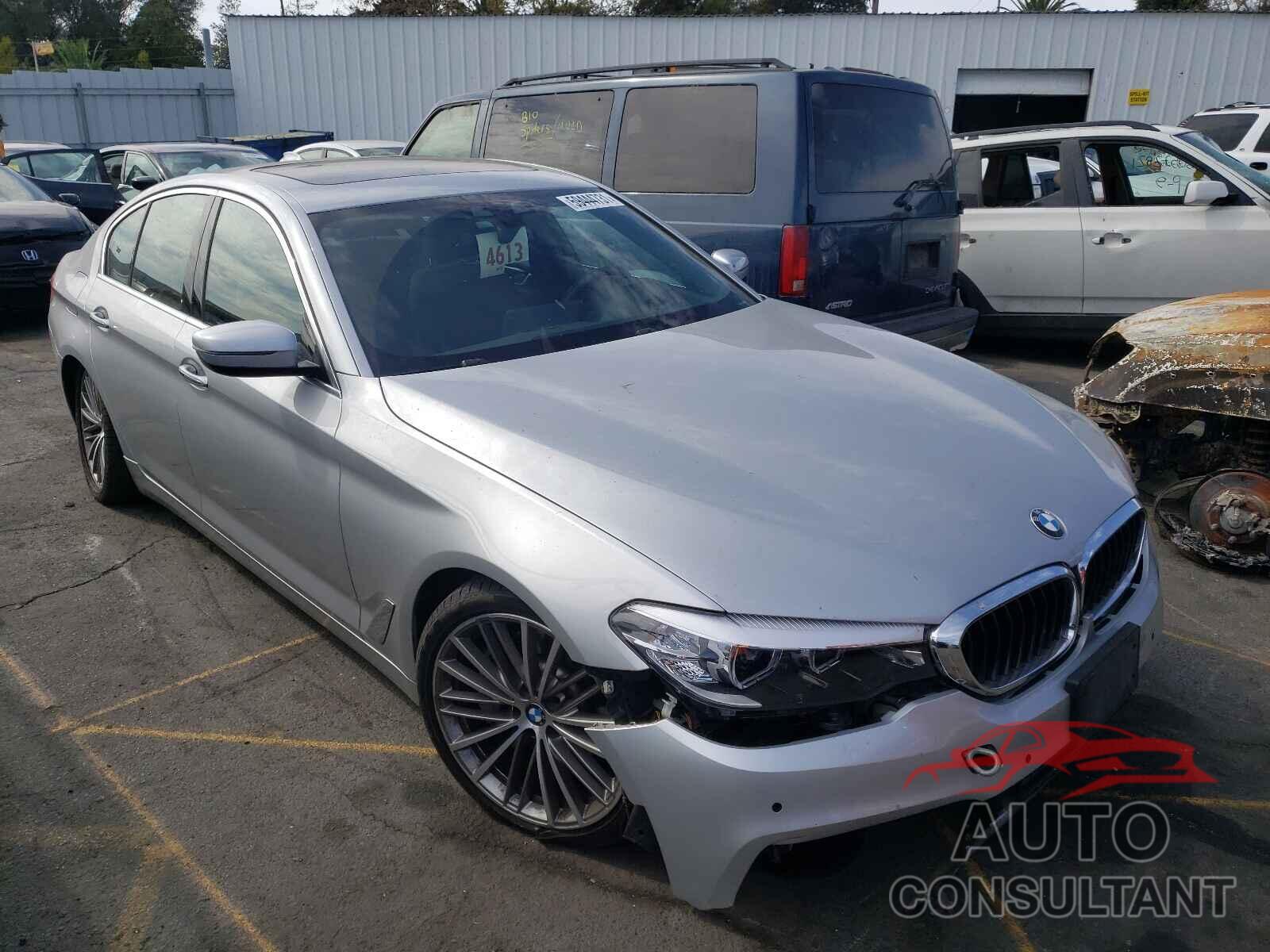 BMW 5 SERIES 2018 - WBAJA5C54JG899618