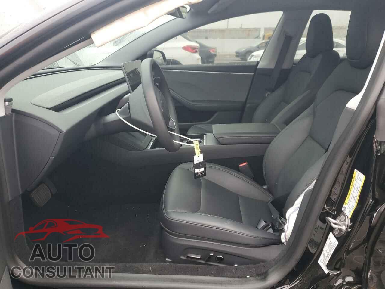TESLA MODEL 3 2024 - 5YJ3E1EA3RF740372