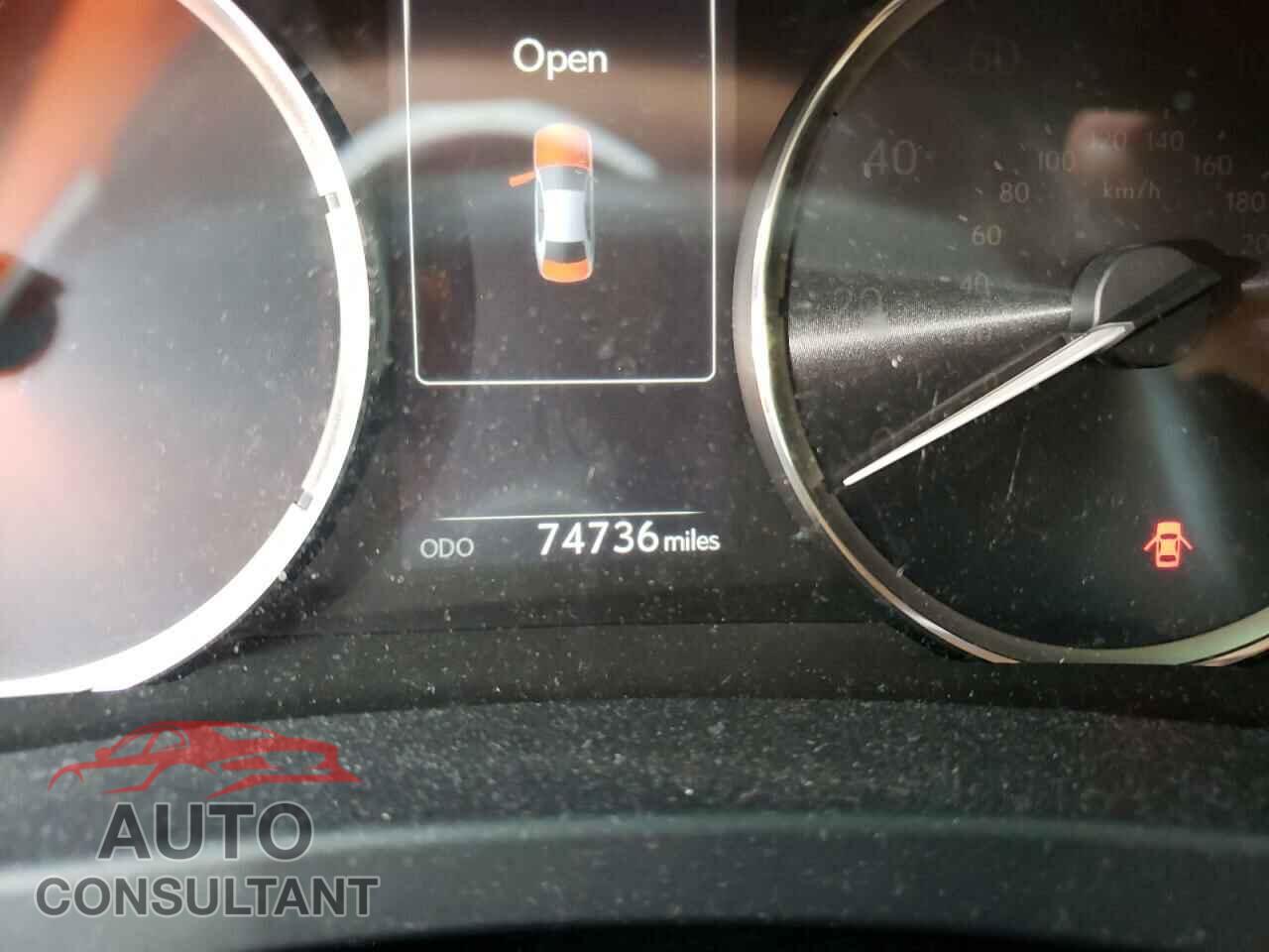 LEXUS IS 2017 - JTHBA1D24H5052946
