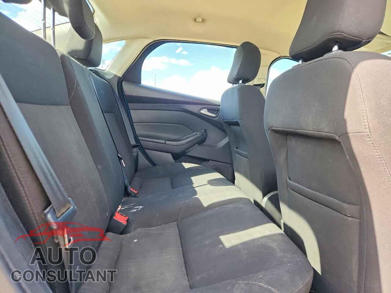 FORD FOCUS 2016 - 1FADP3F24GL353573