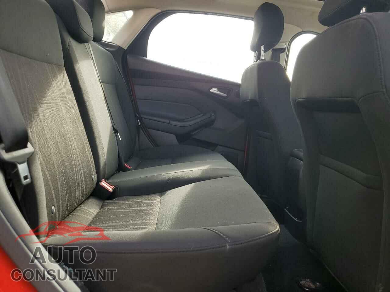 FORD FOCUS 2017 - 1FADP3H26HL307256