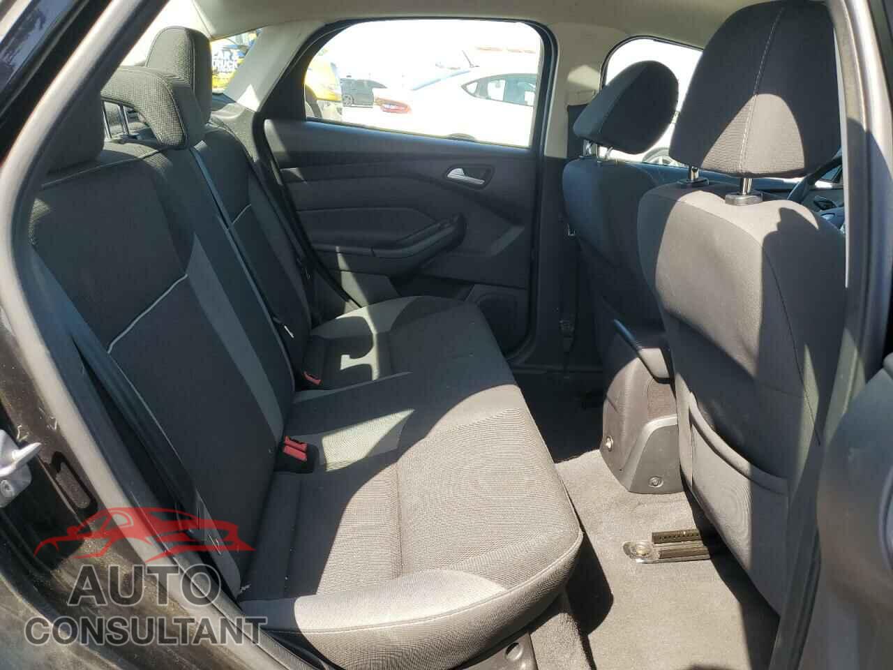 FORD FOCUS 2014 - 1FADP3F29EL238318