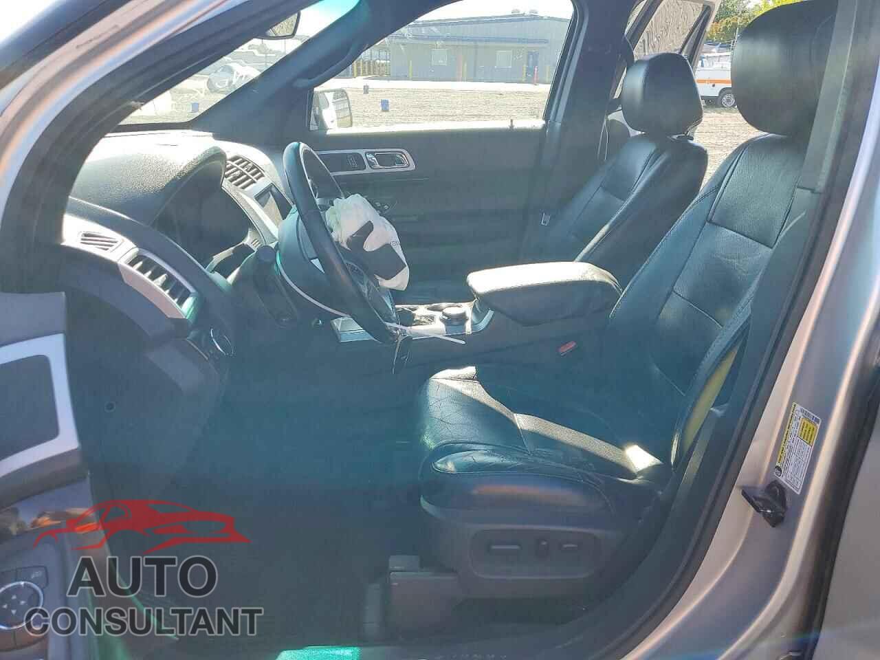 FORD EXPLORER 2011 - 1FMHK8F88BGA76841