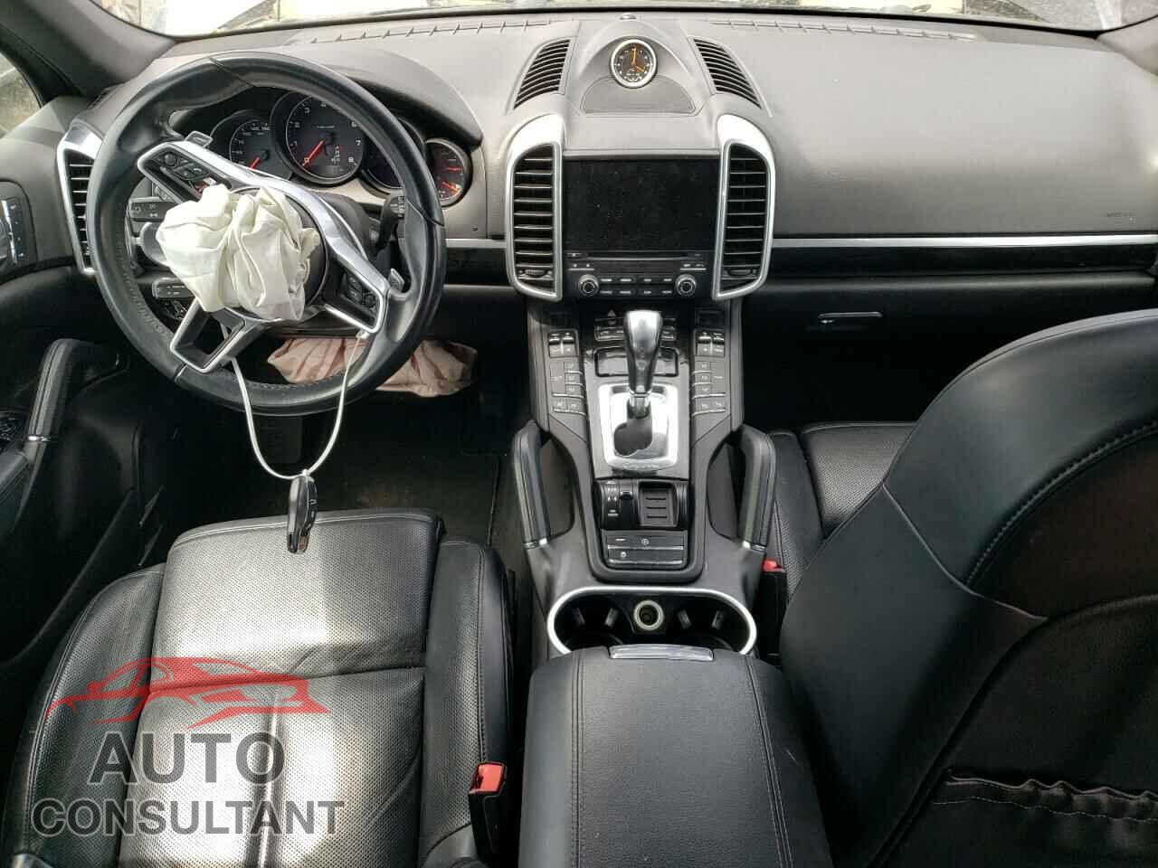 PORSCHE CAYENNE 2017 - WP1AA2A28HKA80417
