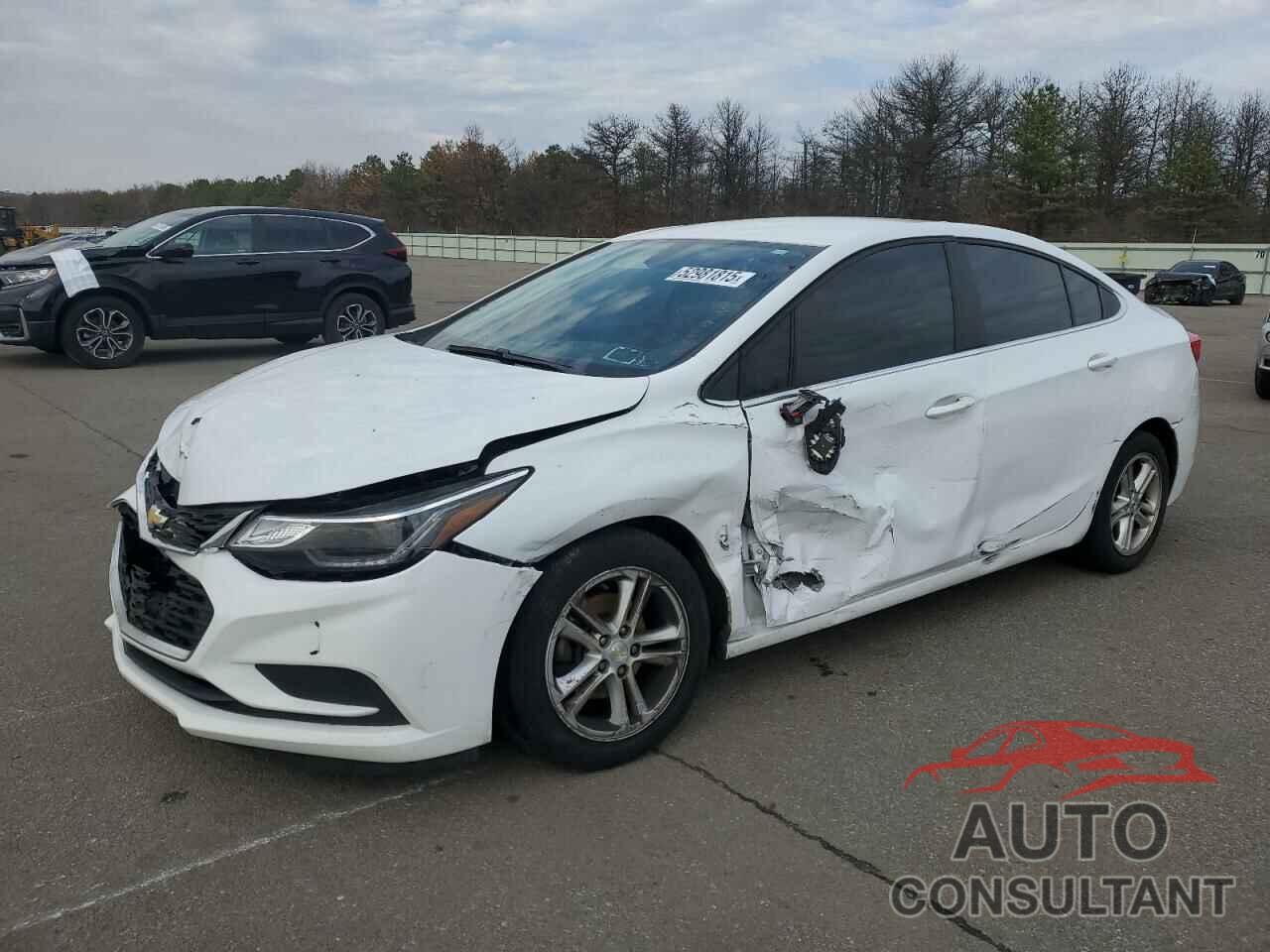 CHEVROLET CRUZE 2018 - 1G1BE5SMXJ7239550