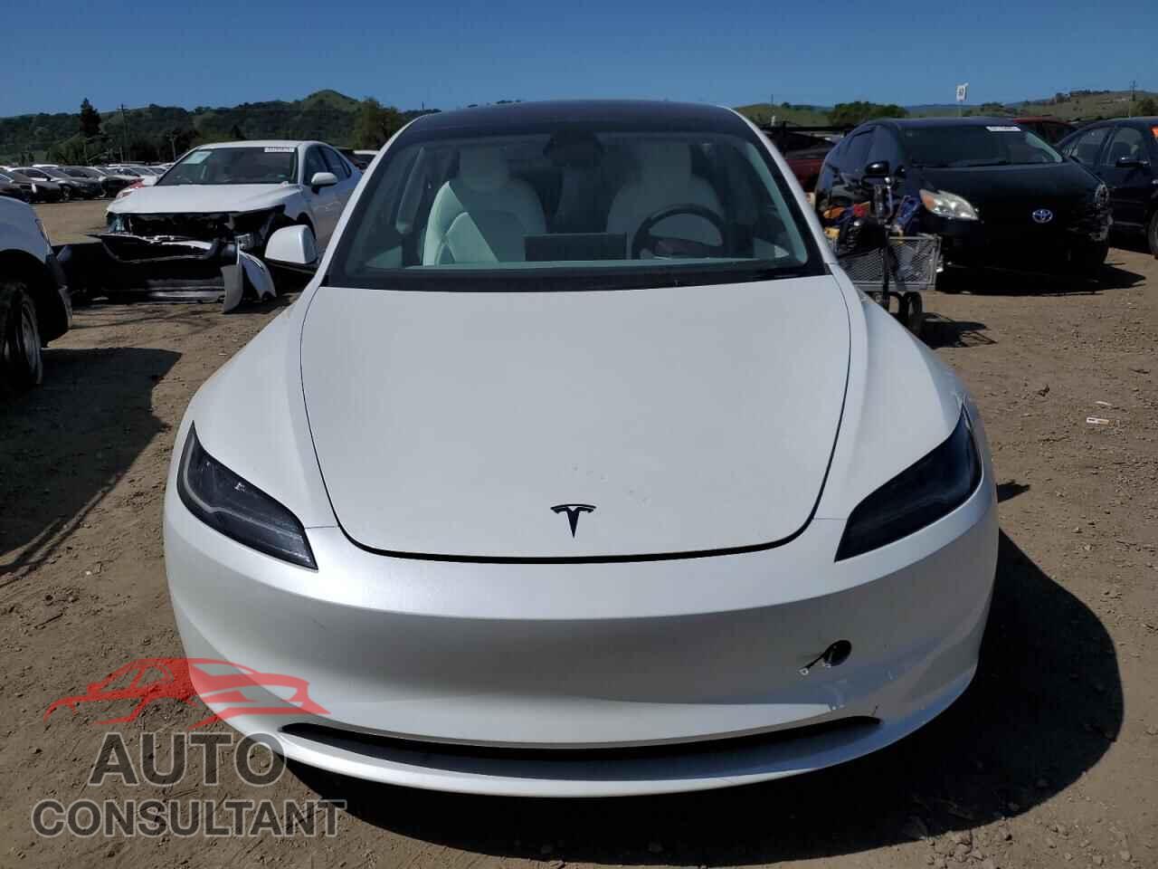 TESLA MODEL 3 2025 - 5YJ3E1EA7SF921934