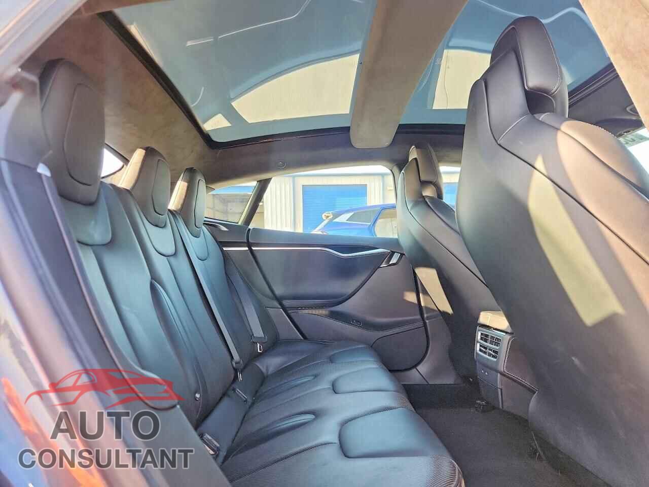 TESLA MODEL S 2017 - 5YJSA1E2XHF183779