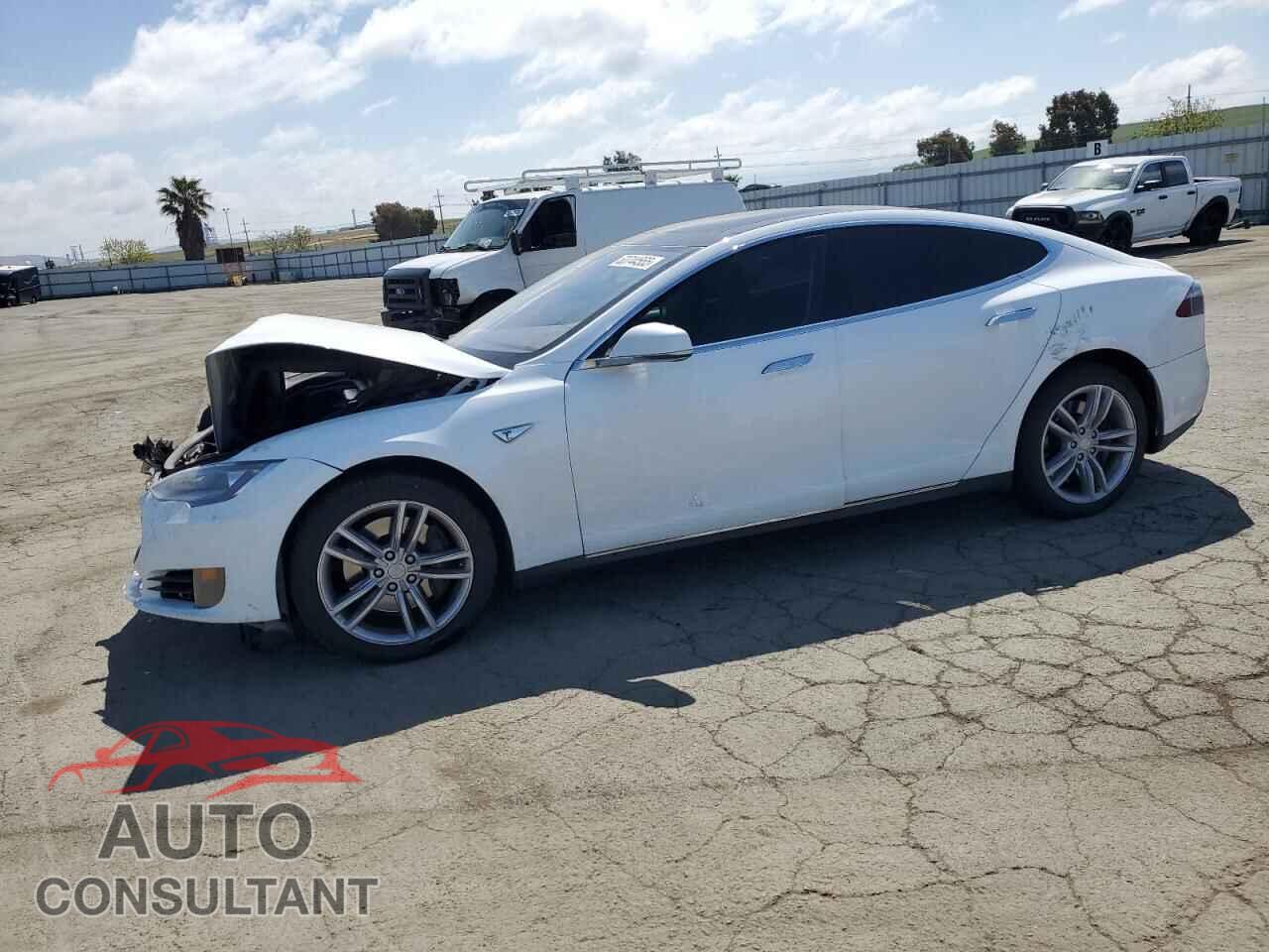 TESLA MODEL S 2013 - 5YJSA1CN6DFP12183