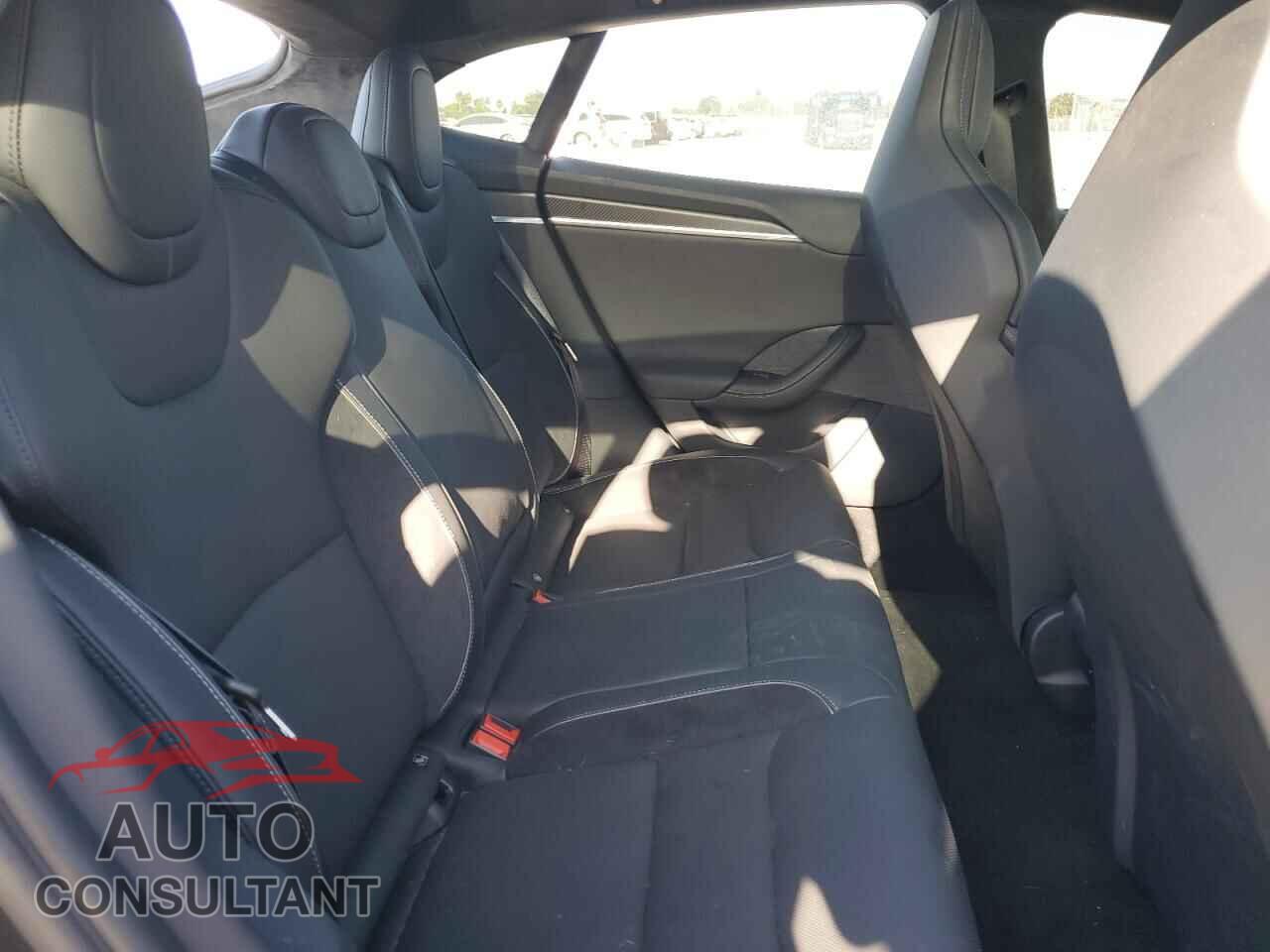 TESLA MODEL S 2024 - 5YJSA1E68RF538579