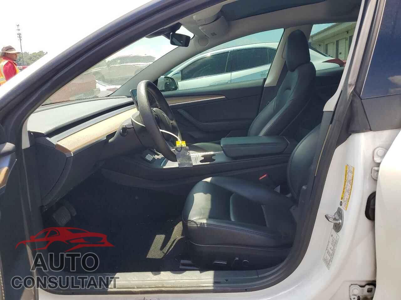 TESLA MODEL 3 2021 - 5YJ3E1EB5MF093149