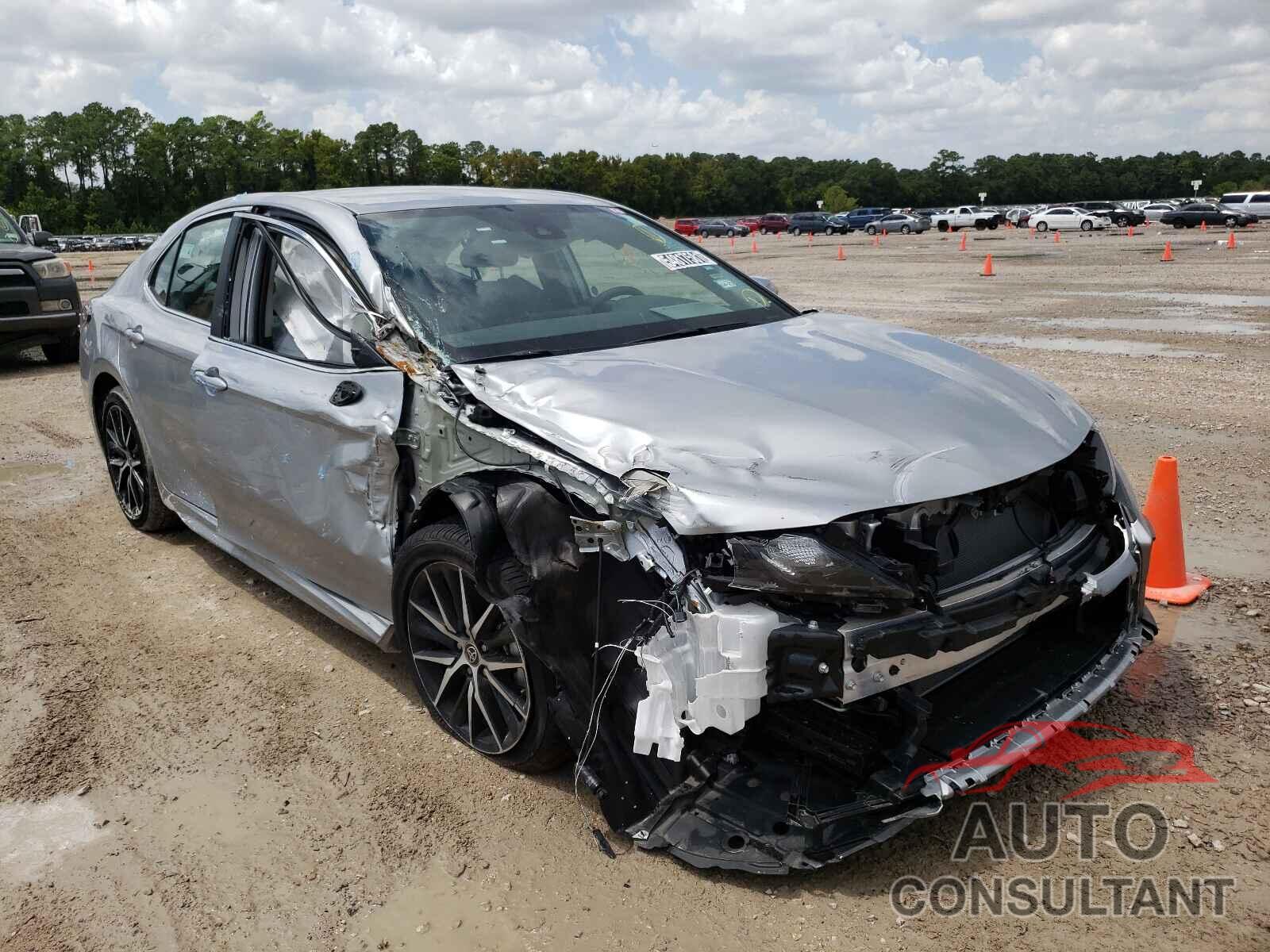 TOYOTA CAMRY 2021 - 4T1G11AK0MU457242