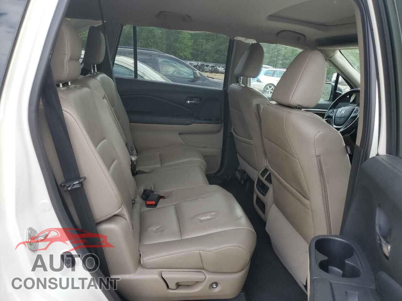 HONDA PILOT 2017 - 5FNYF6H52HB084985