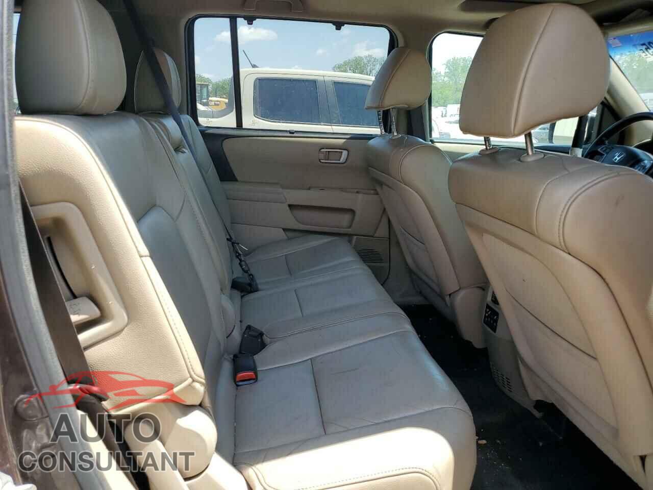 HONDA PILOT 2013 - 5FNYF4H93DB018401