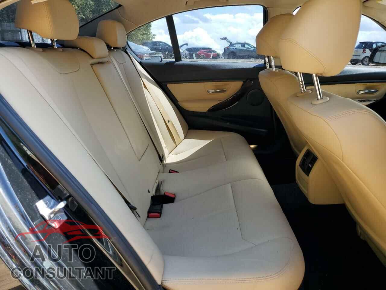 BMW 3 SERIES 2017 - WBA8E1G58HNU14022