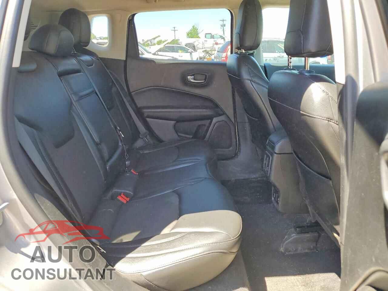JEEP COMPASS 2018 - 3C4NJDBB8JT394683