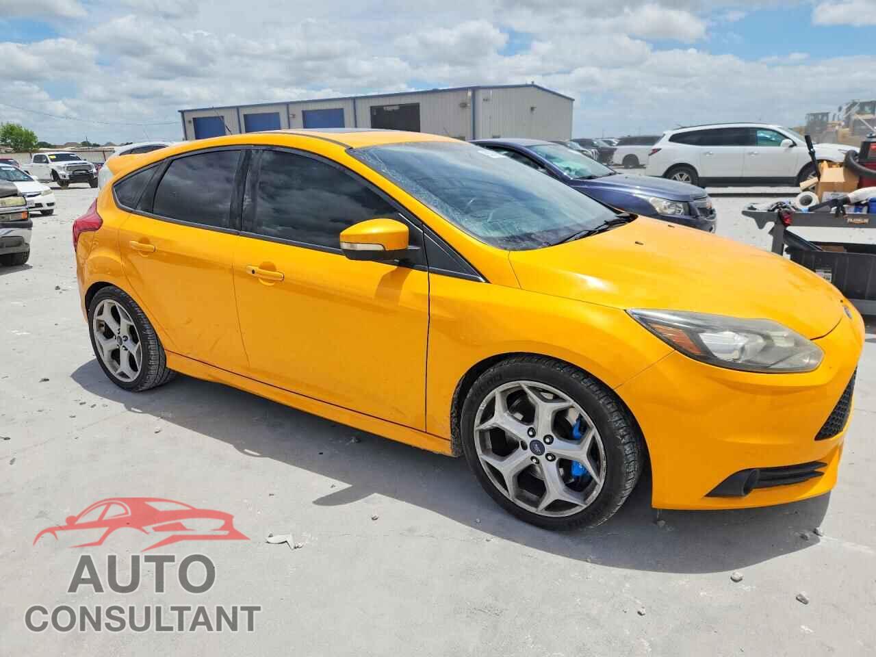 FORD FOCUS 2014 - 1FADP3L9XEL212375