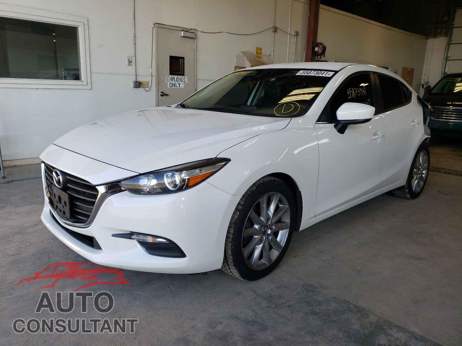 MAZDA 3 2017 - JM1BN1V74H1120833
