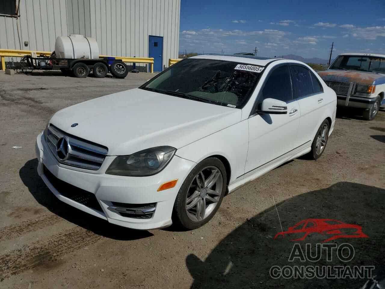 MERCEDES-BENZ C-CLASS 2013 - WDDGF4HB5DR245362