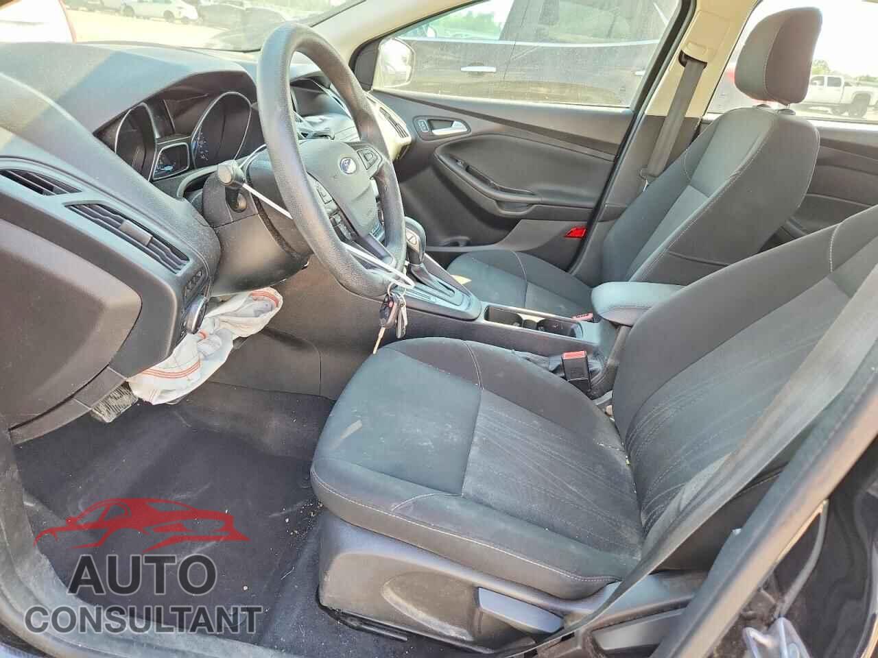 FORD FOCUS 2018 - 1FADP3F29JL320365