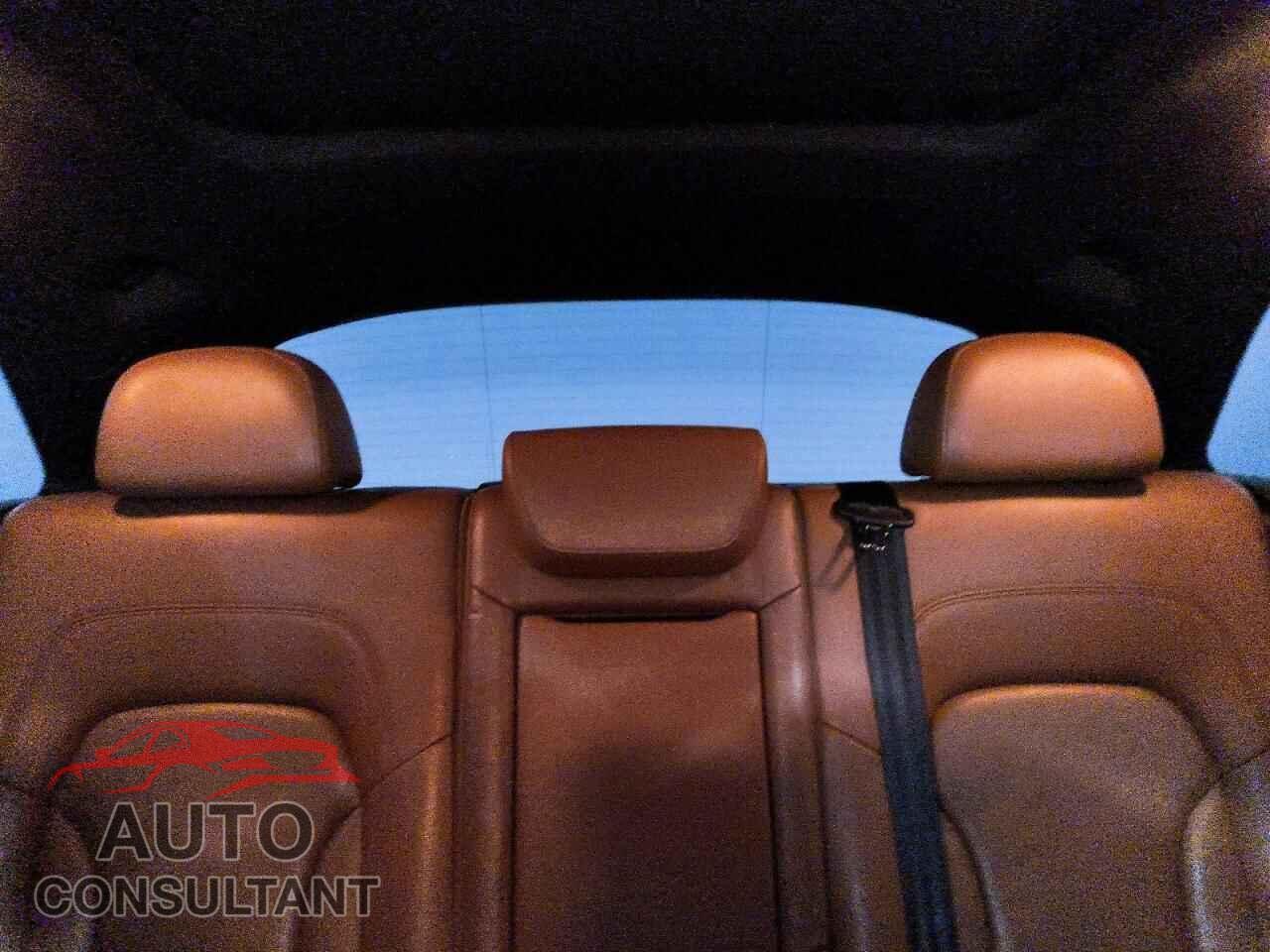 AUDI Q5 2012 - WA1DKAFP8CA033679