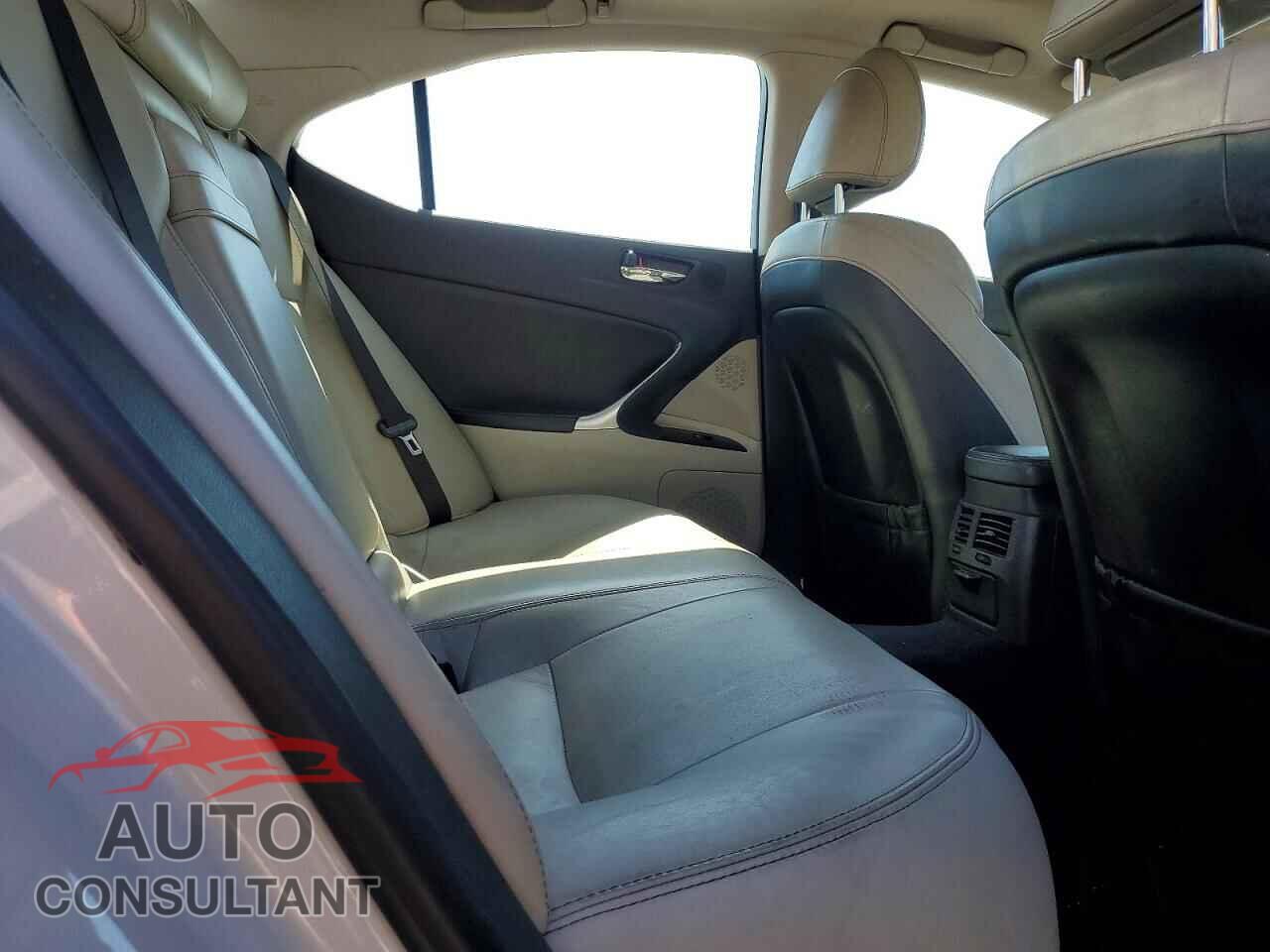 LEXUS IS 2011 - JTHBF5C28B5132493