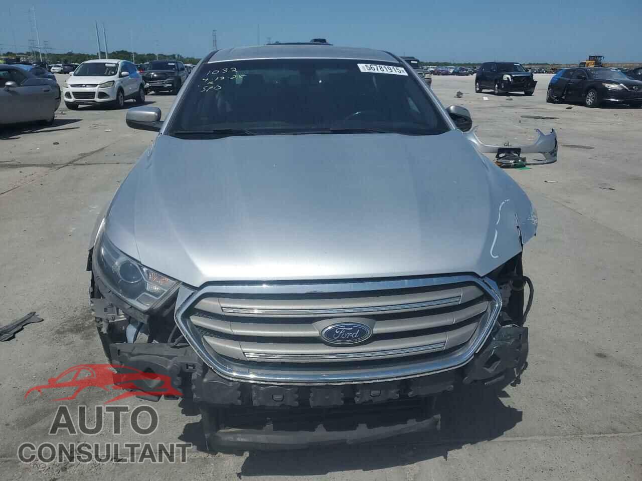 FORD TAURUS 2017 - 1FAHP2E80HG121032