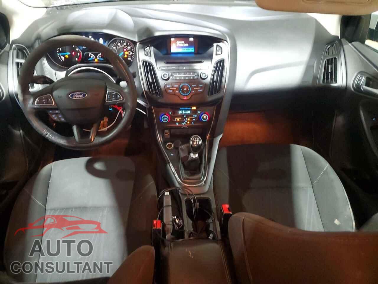 FORD FOCUS 2017 - 1FADP3FE5HL251002