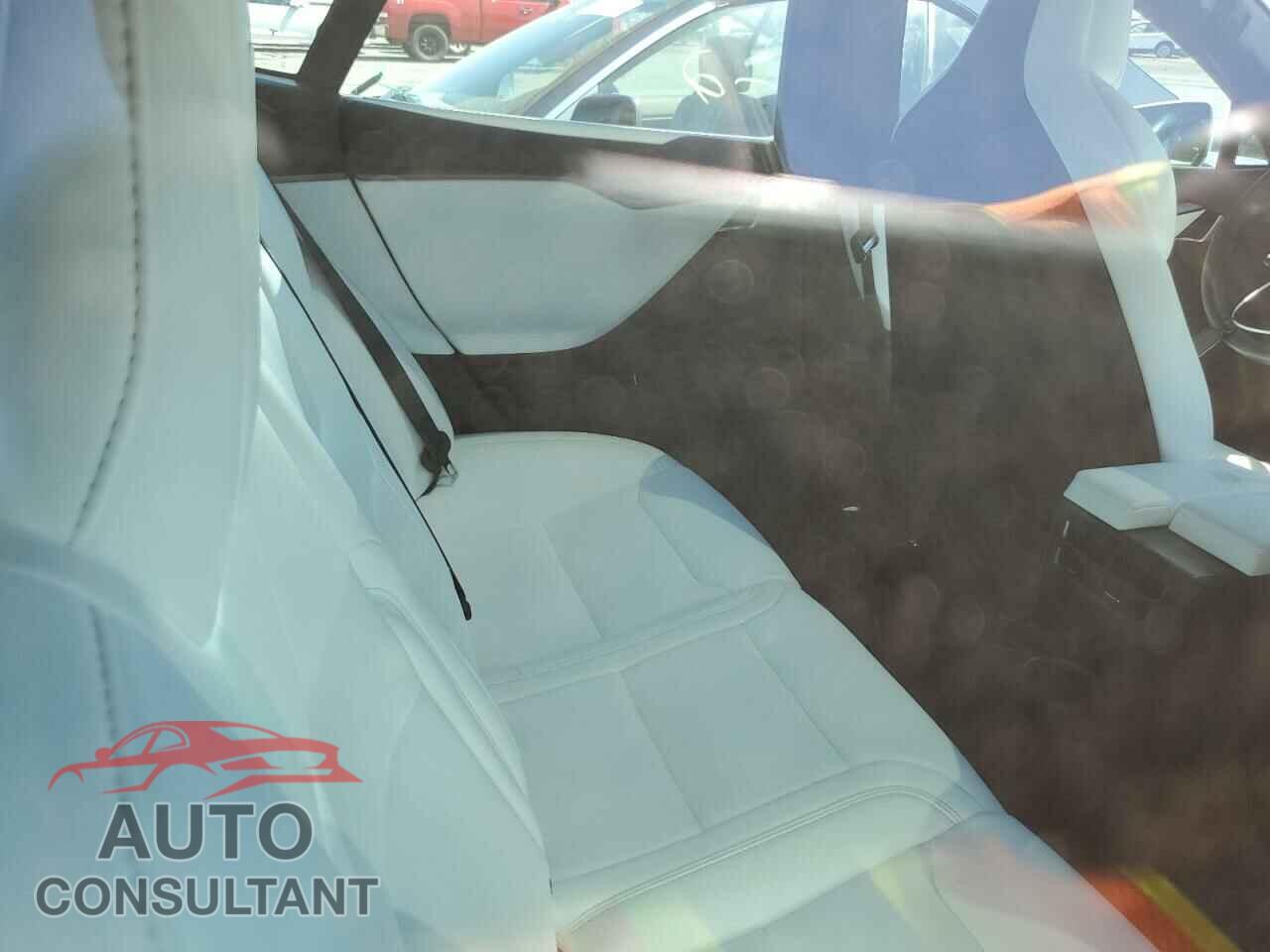 TESLA MODEL S 2018 - 5YJSA1E20JF287087