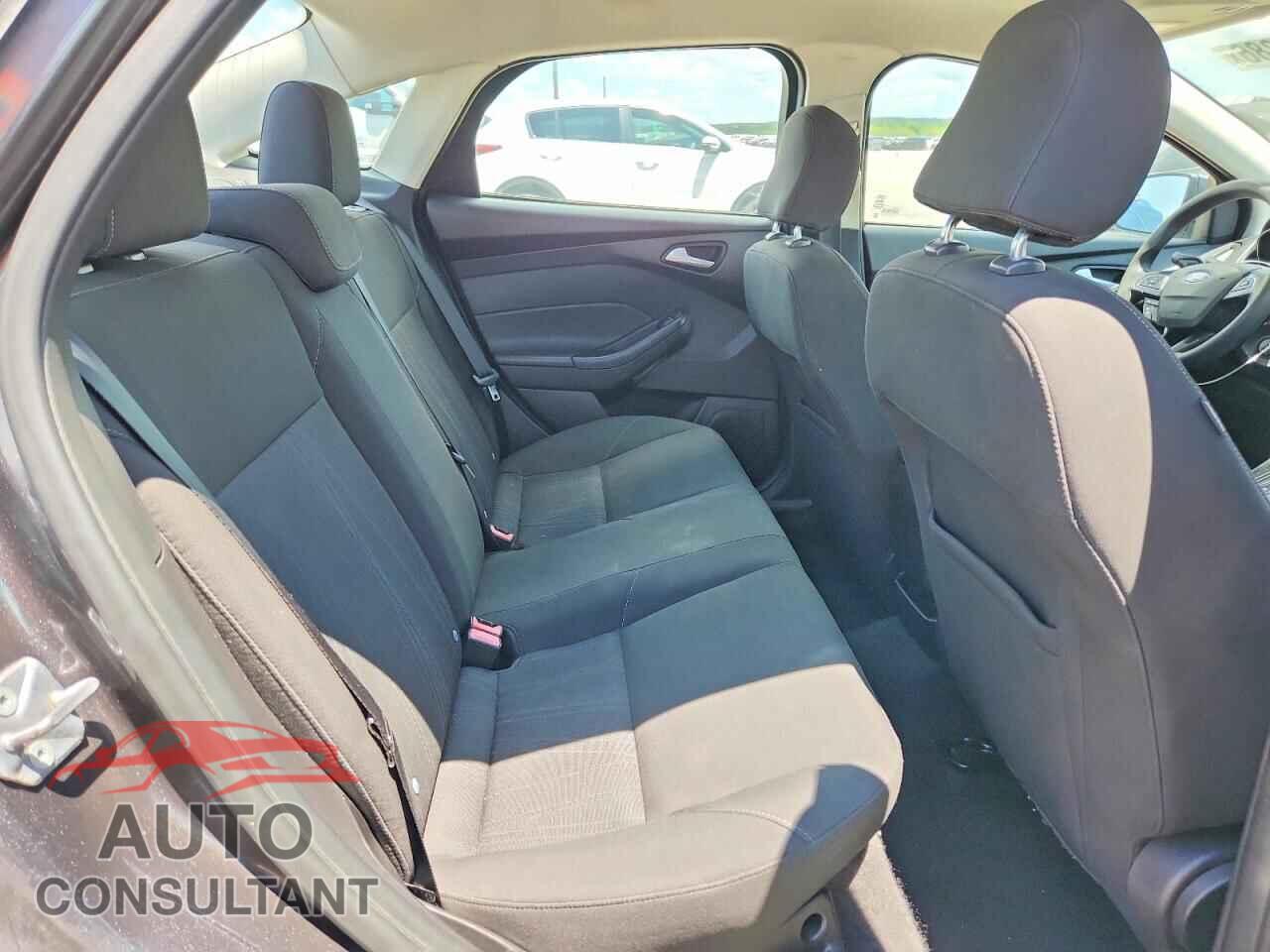 FORD FOCUS 2015 - 1FADP3F2XFL342267