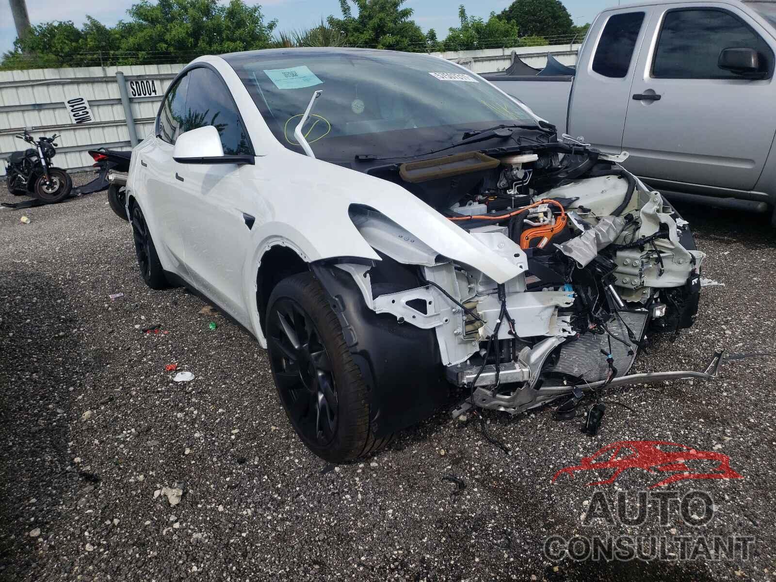 TESLA MODEL Y 2021 - 5YJYGDEE8MF112000