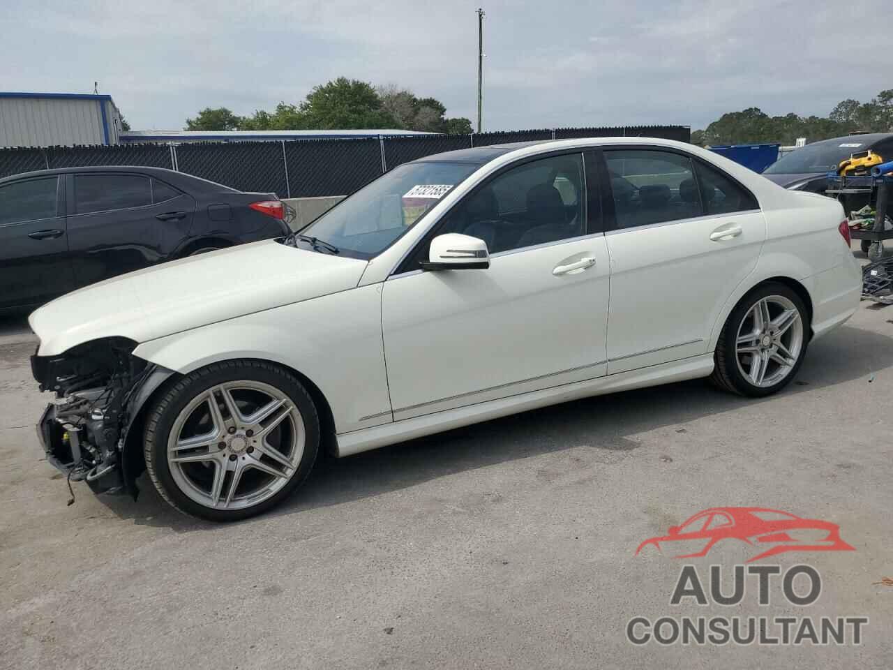 MERCEDES-BENZ C-CLASS 2012 - WDDGF8BB1CR207870