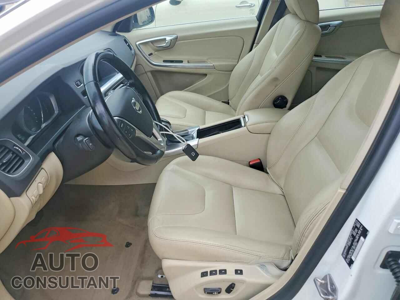 VOLVO V60 2015 - YV126MEB3F1208122