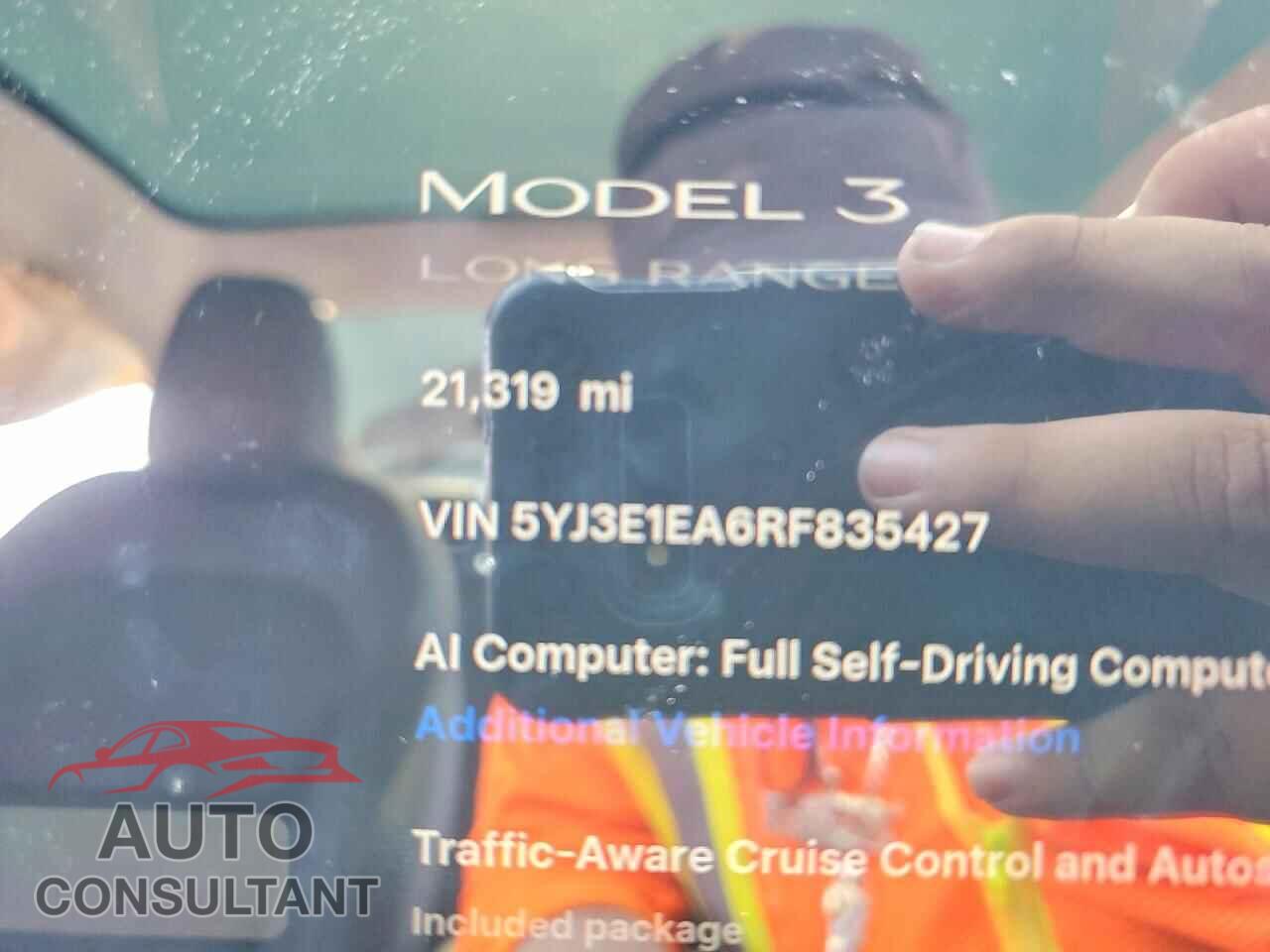 TESLA MODEL 3 2024 - 5YJ3E1EA6RF835427