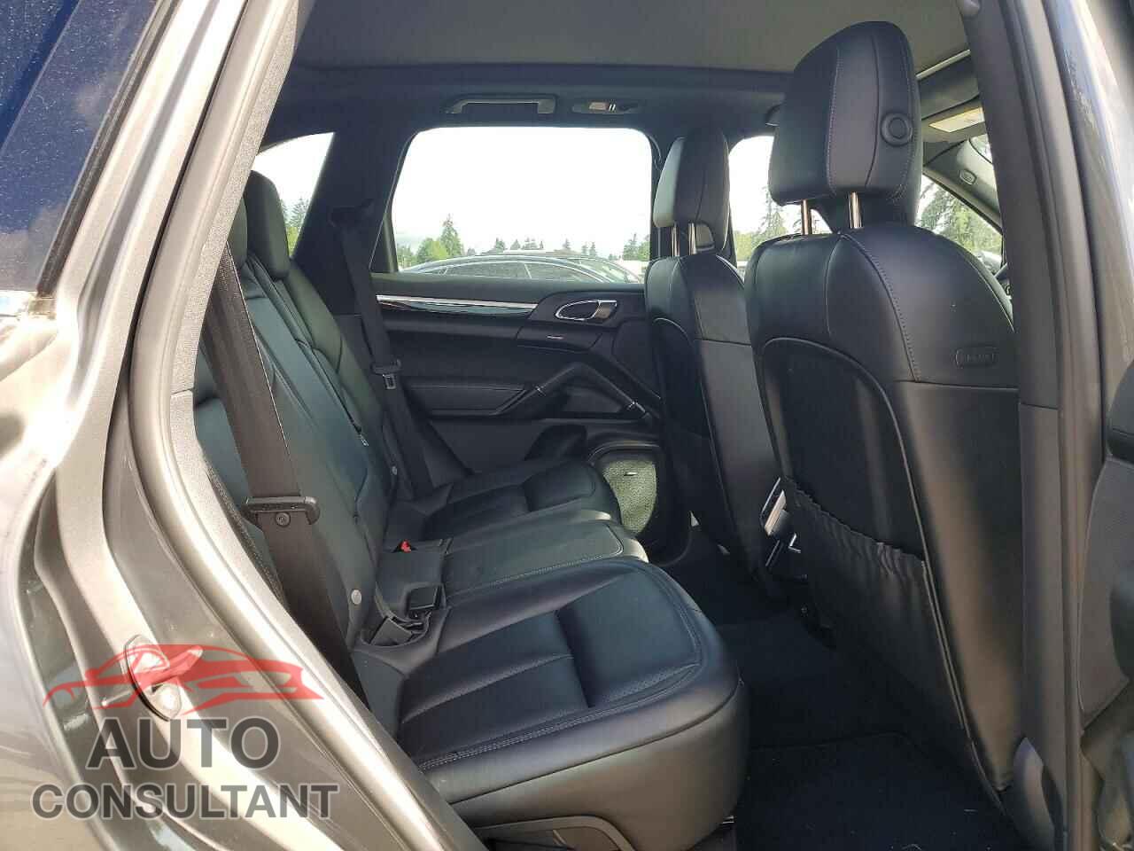 PORSCHE CAYENNE 2016 - WP1AE2A21GLA17348