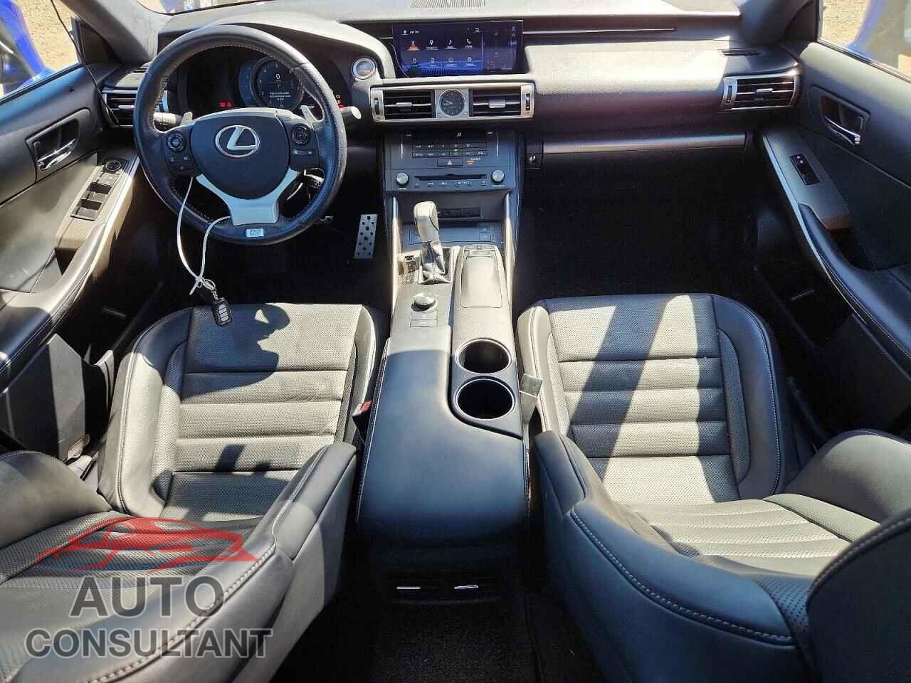 LEXUS IS 2015 - JTHCF1D29F5018021